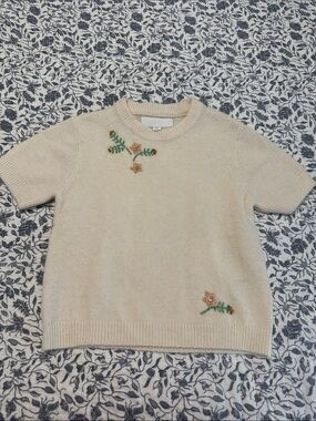 Cream girls Short-Sleeve Sweater with Floral Embroidery